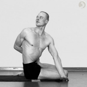 Urdhva Vajrasana