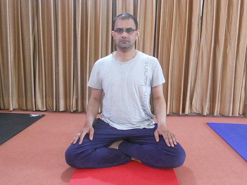 Correct Sitting Posture – Front View
